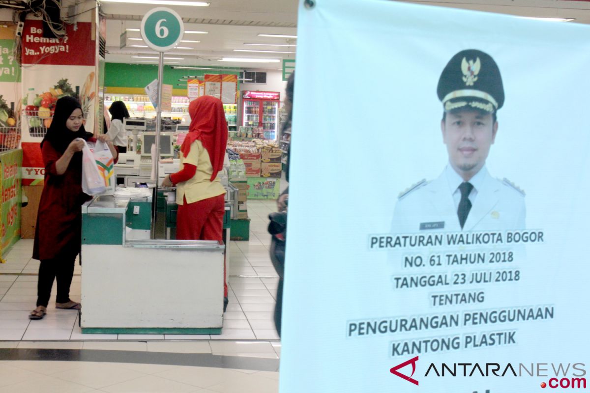 Bogor dapat dukungan peretail batasi kantong plastik