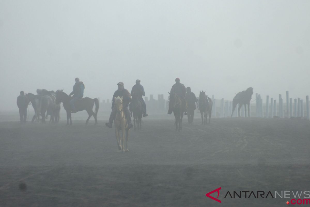 Bandara Abdulrachman Saleh tidak terpengaruh aktivitas gunung Bromo