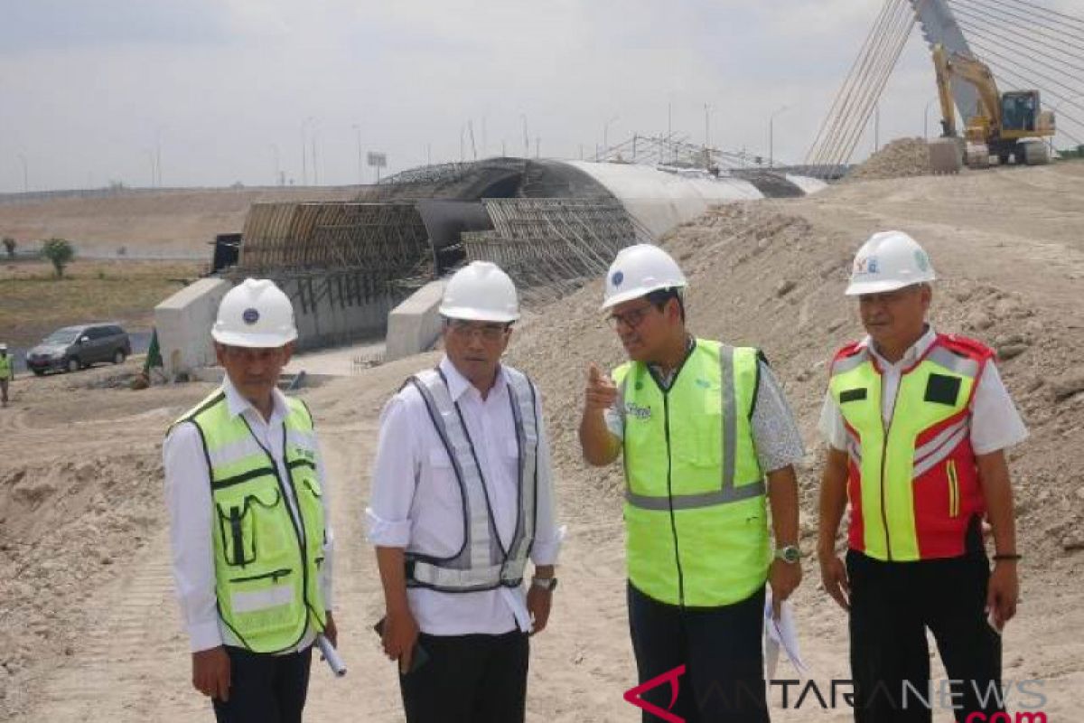 Bandara Adi Soemarmo tutup 45 menit akibat hujan