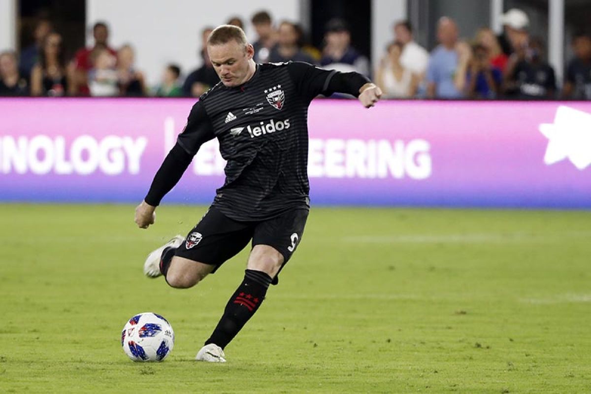 Rooney dapat kartu merah kali pertama di MLS