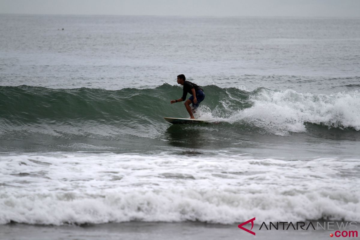 70 anggota Baywatch jaga Pantai Padang