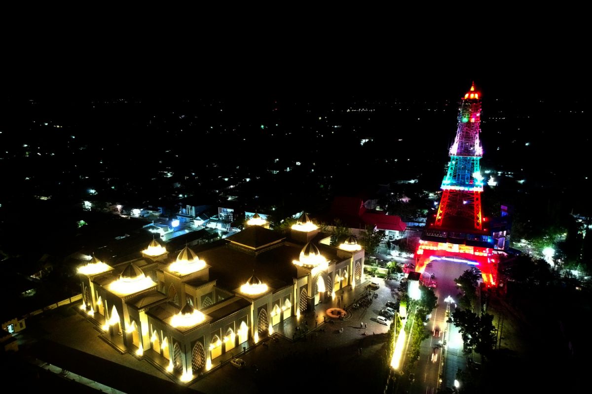 Menara Pakaya magnet baru wisata malam Gorontalo