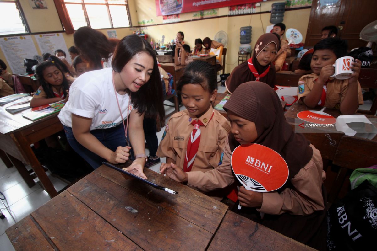 BNI Gelar Aksi Millenial Mengajar 1.000 Pelajar