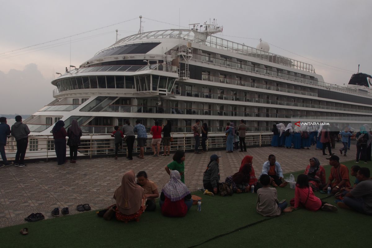 Kedatangan Kapal Pesiar Dongkrak Pengunjung Surabaya North Quay (Video)