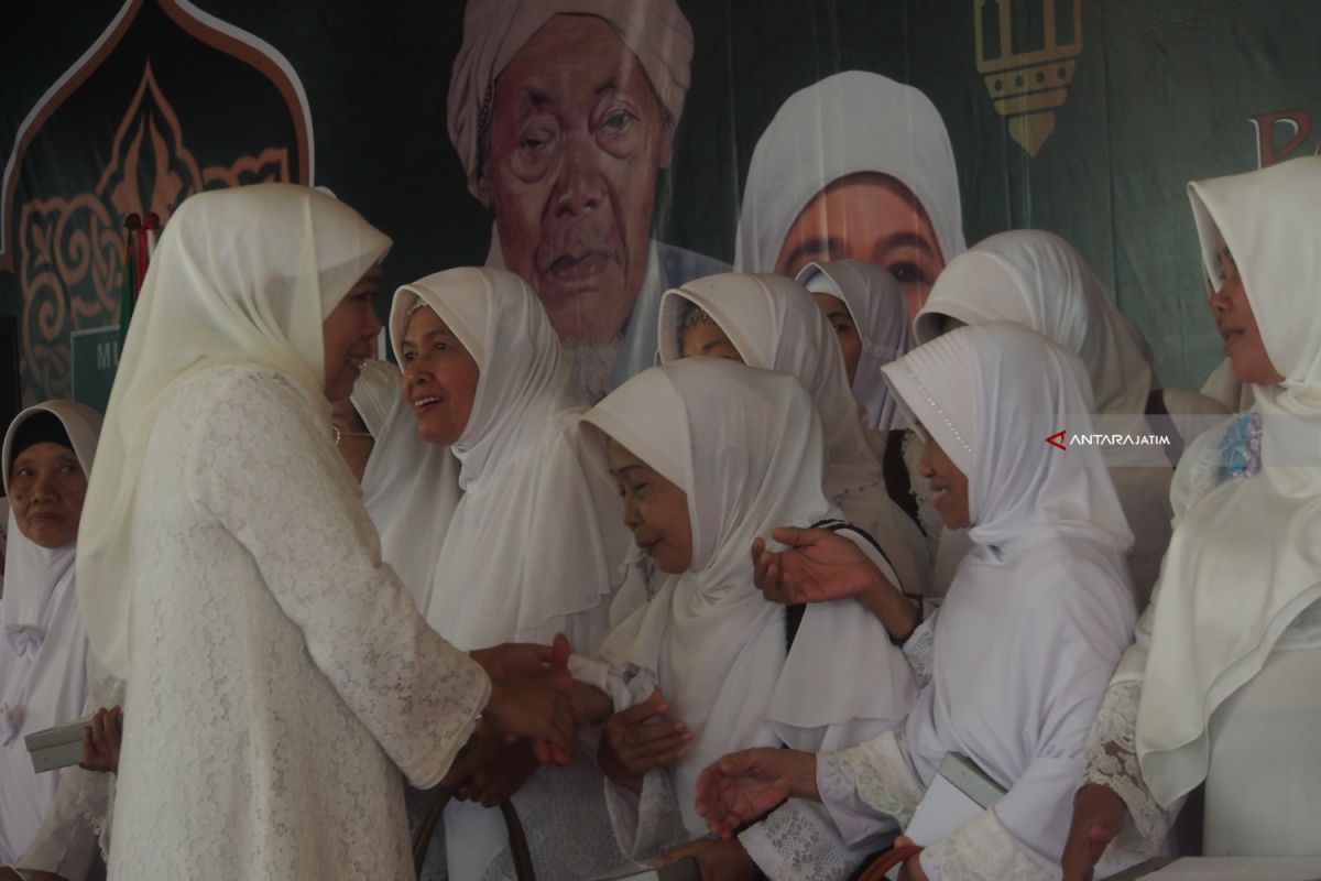 Khofifah Arahkan Ibu-ibu Muslimat Pilih Jokowi