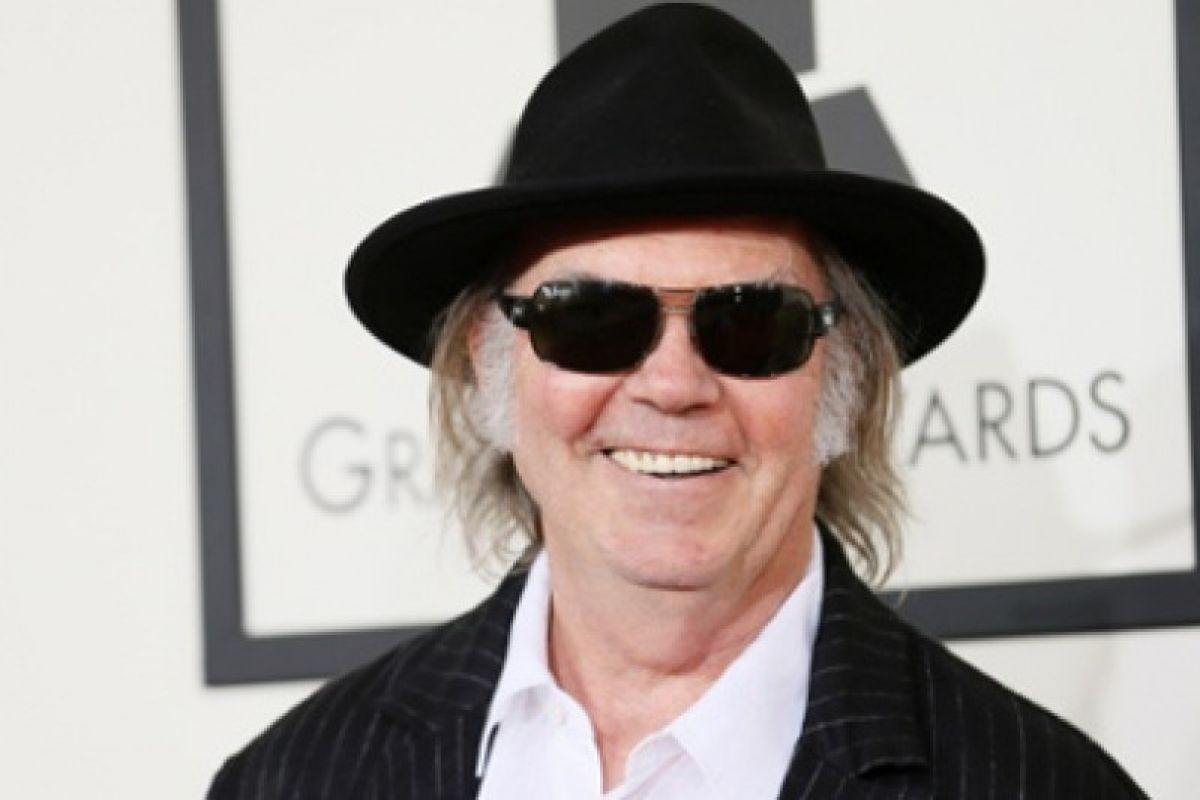 Dikabarkan menikah dengan aktris Daryl Hannah, ini pengakuan Neil Young