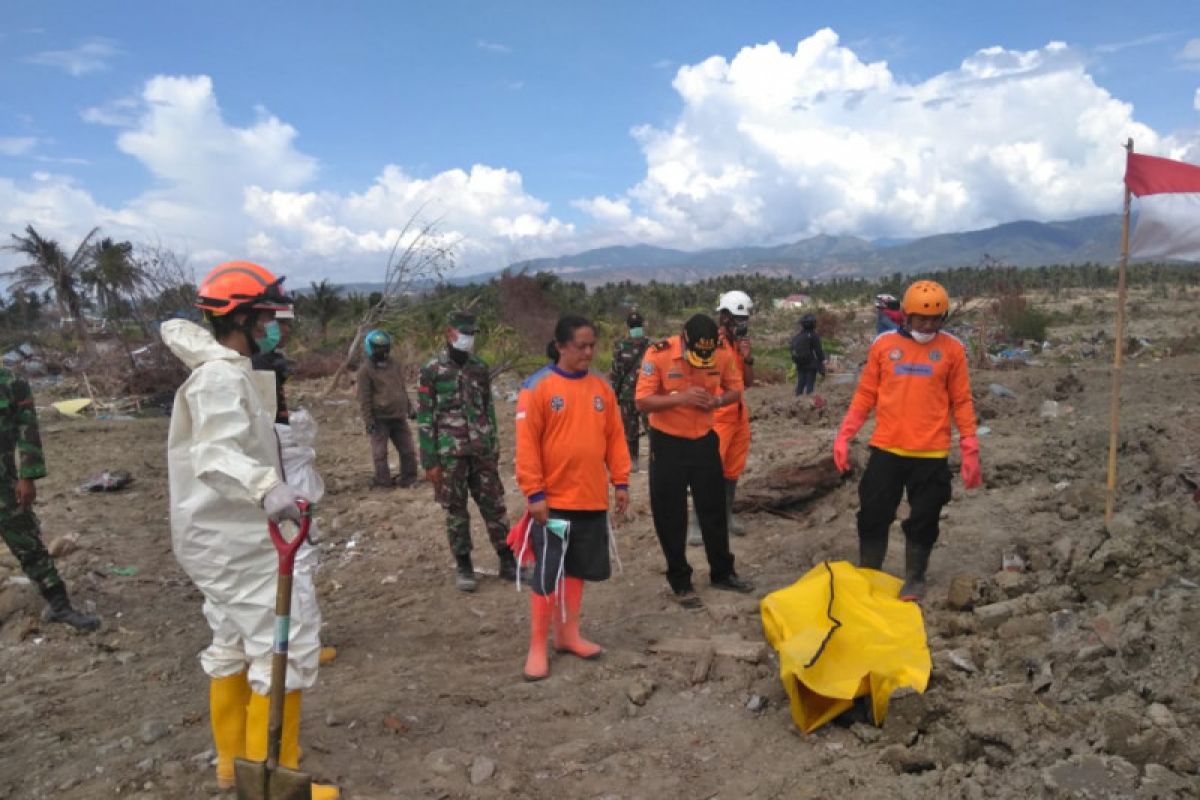 Tim SAR kembali evakuasi dua korban likuifaksi