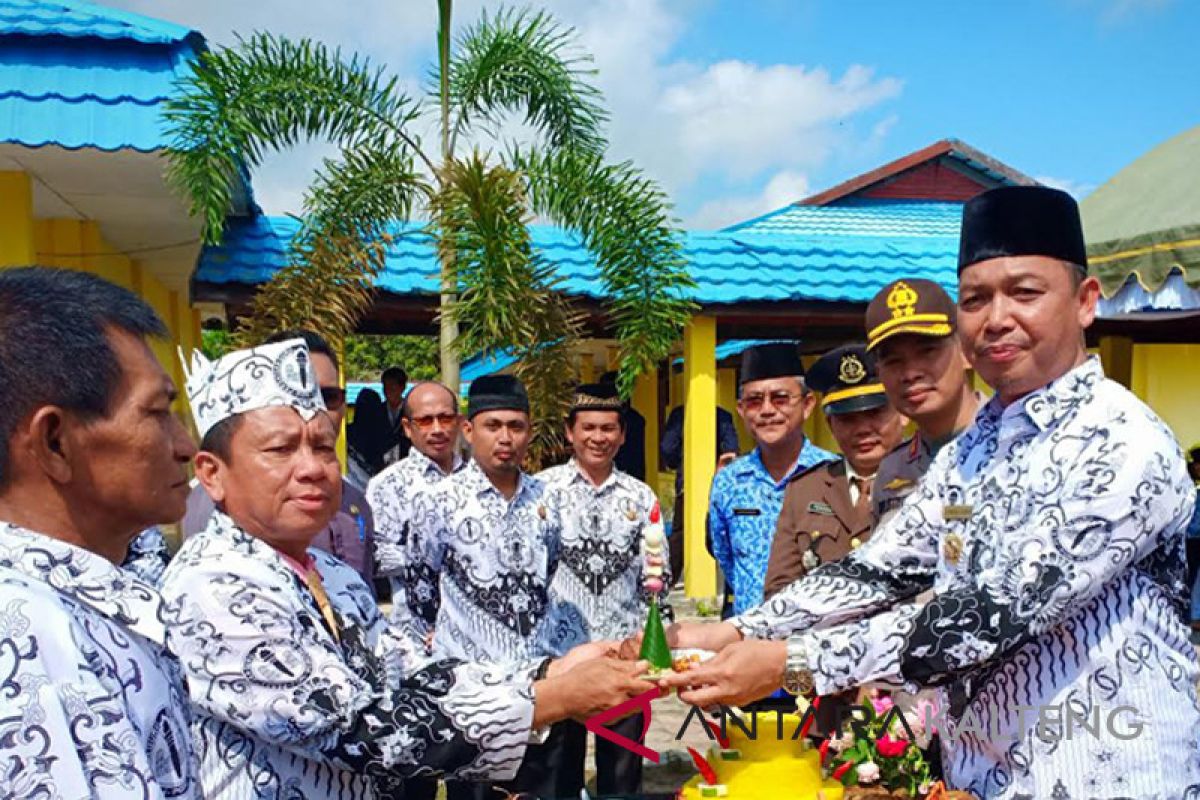 Bupati Sukamara: PGRI jadikan wadah perjuangan guru