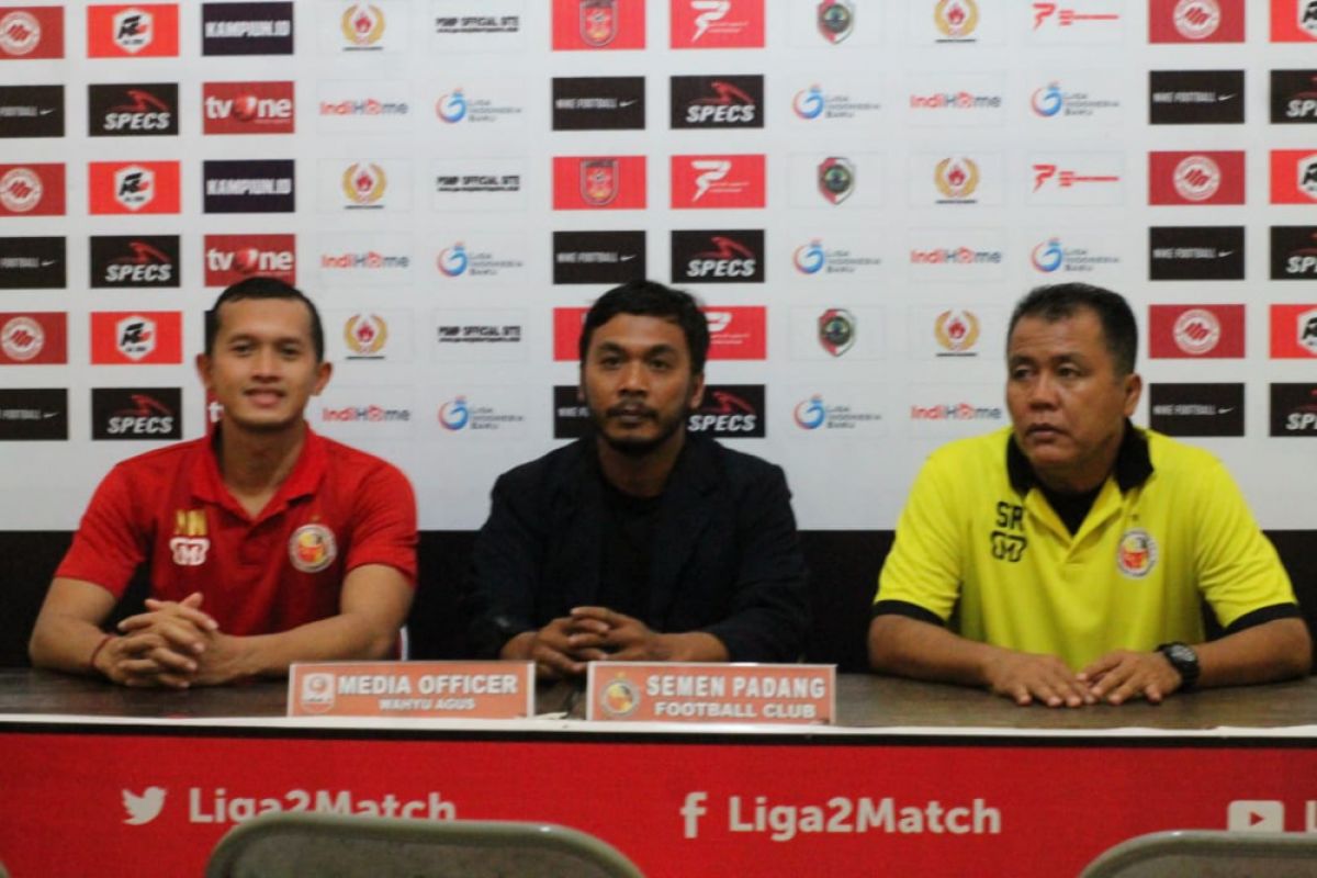 Pelatih Semen Padang harapkan wasit tidak curang di Mojokerto