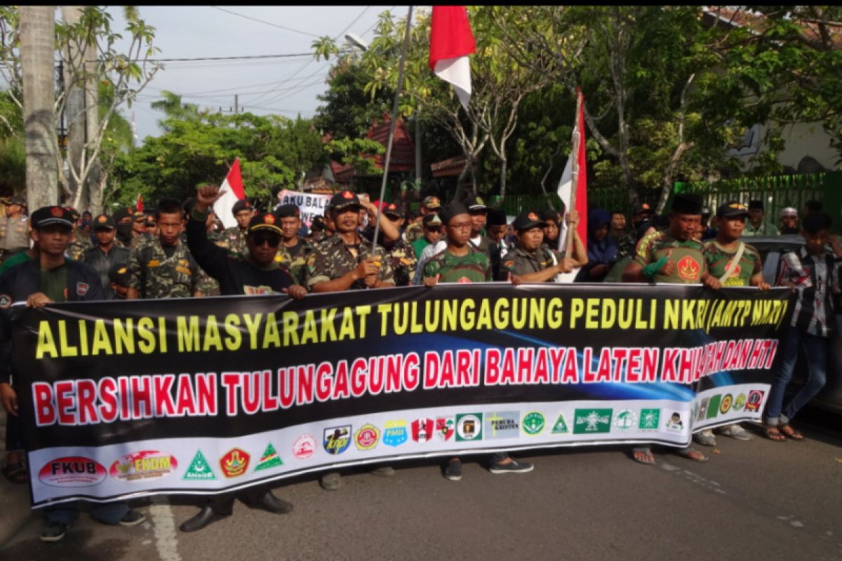 Massa Lintas-Ormas Tulungagung Aksi Damai Dukung NKRI