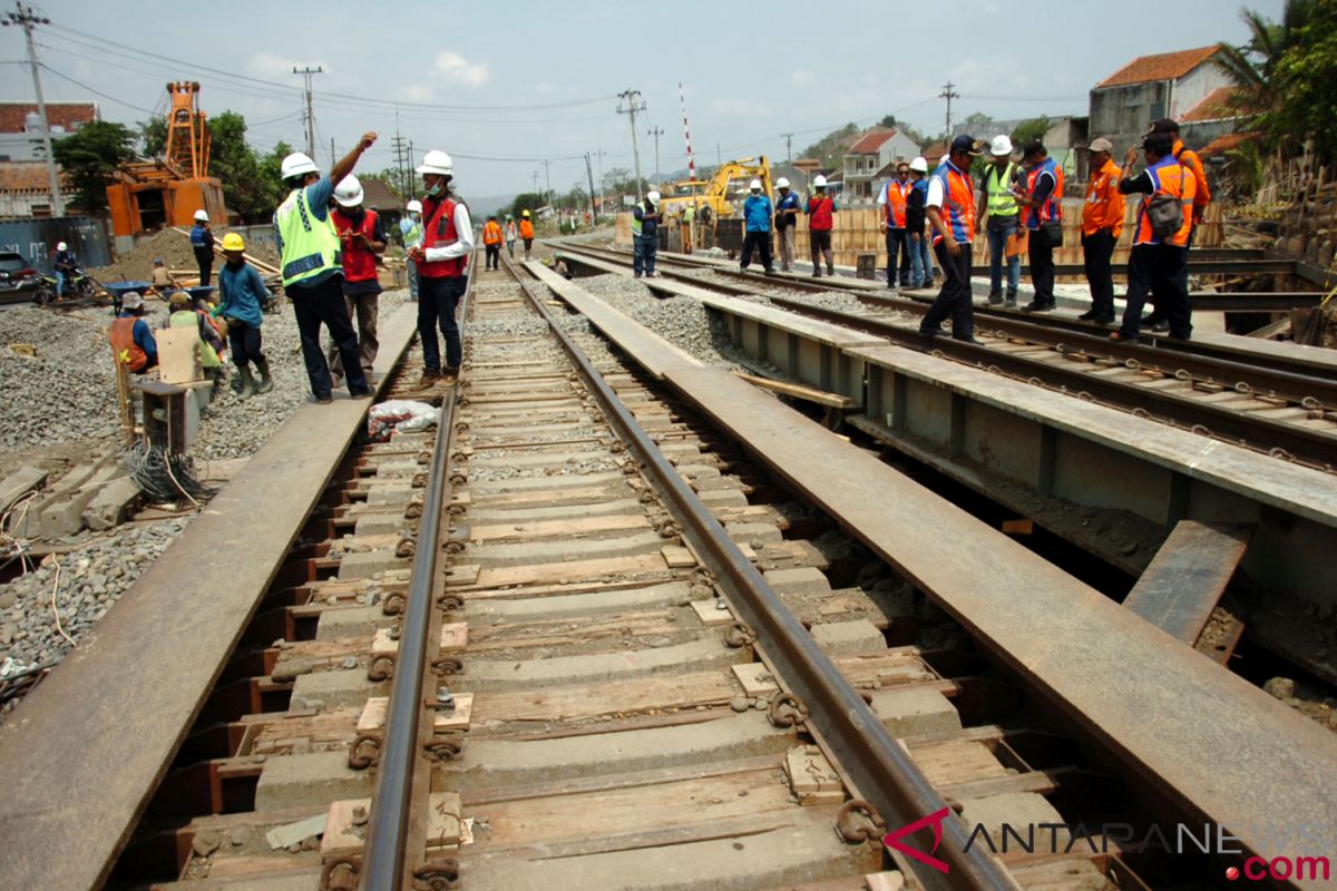 Dirut KAI pastikan kelancaran angkutan Natal-Tahun Baru