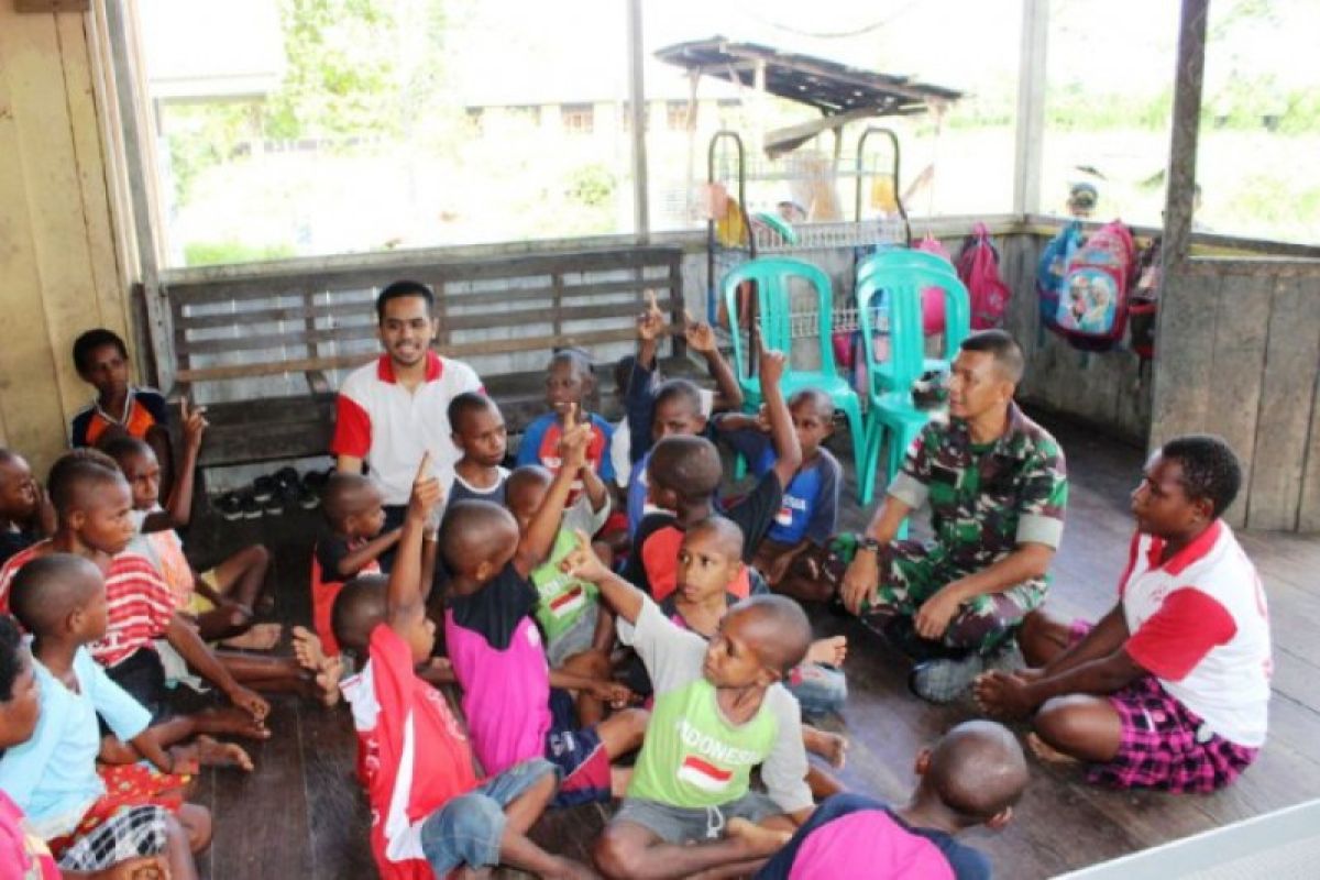 Satgas Pamtas RI-PNG kunjungi  Panti Asuhan Shalom