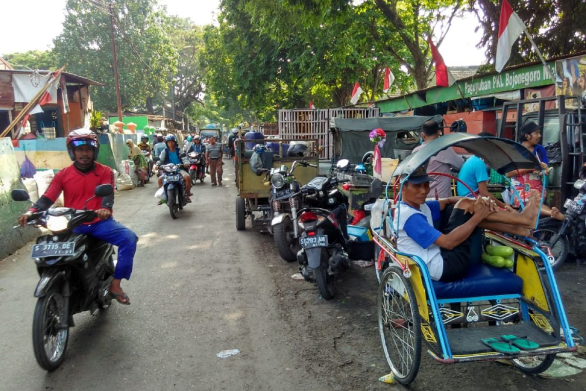 Pedagang Pasar Bojonegoro Masuk Pasar