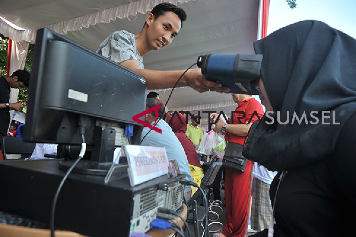 Kemendagri: WNA bisa punya KTP Elektronik