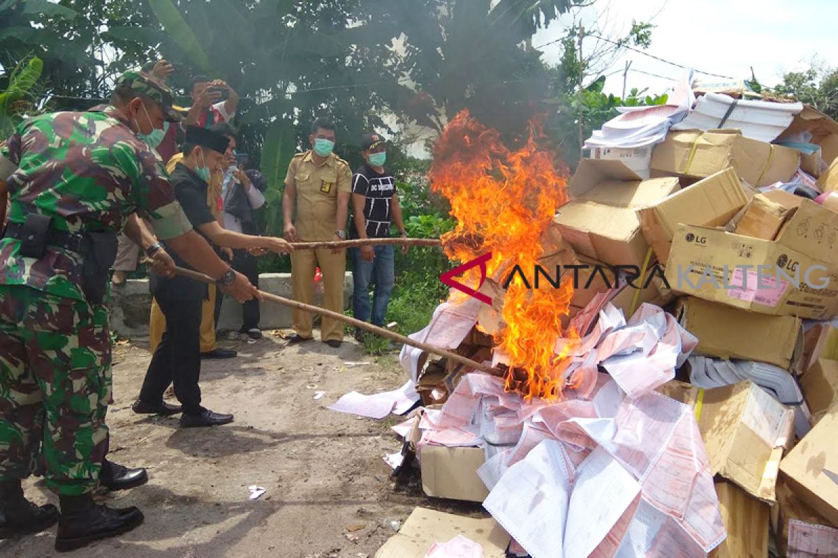 Pemkot musnahkan ribuan dokumen blanko jenis pajak