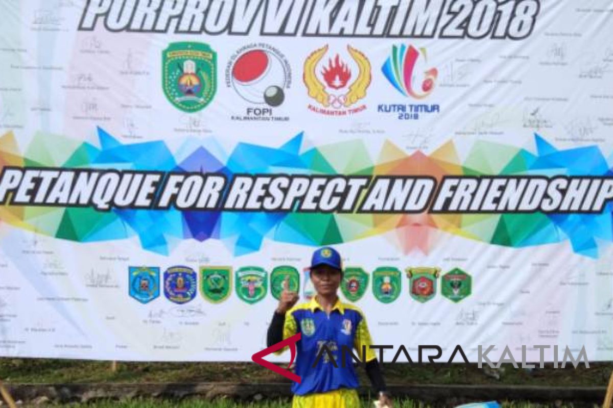 Vivi Wijayanti Atlet Pentaque, Sumbang Emas Pertama Kutim