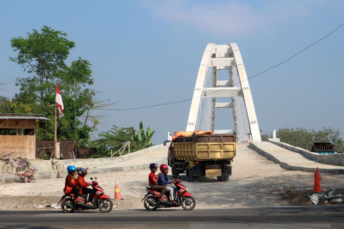 Bojonegoro Alokasikan Rp800 Miliar Perbaiki Jalan dan Jembatan