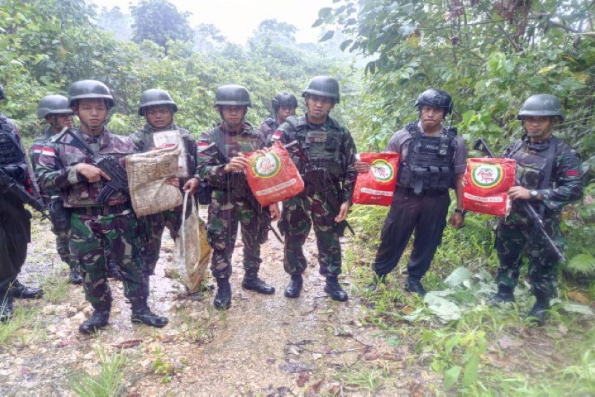 TNI/Polri amankan 4,5 kiogram ganja di perbatasan RI-PNG