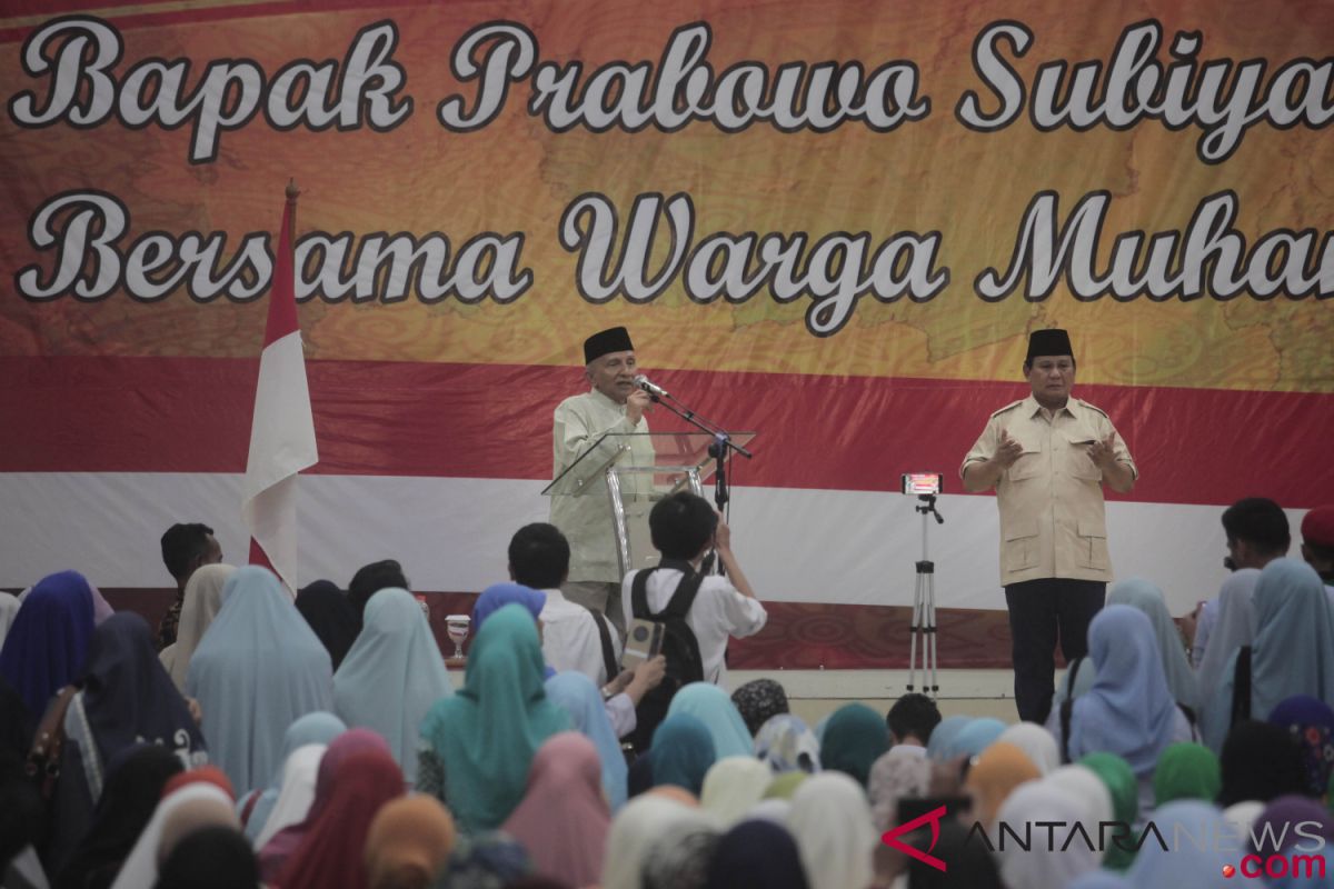 Subianto lets volunteers raise funds for his presidential bid