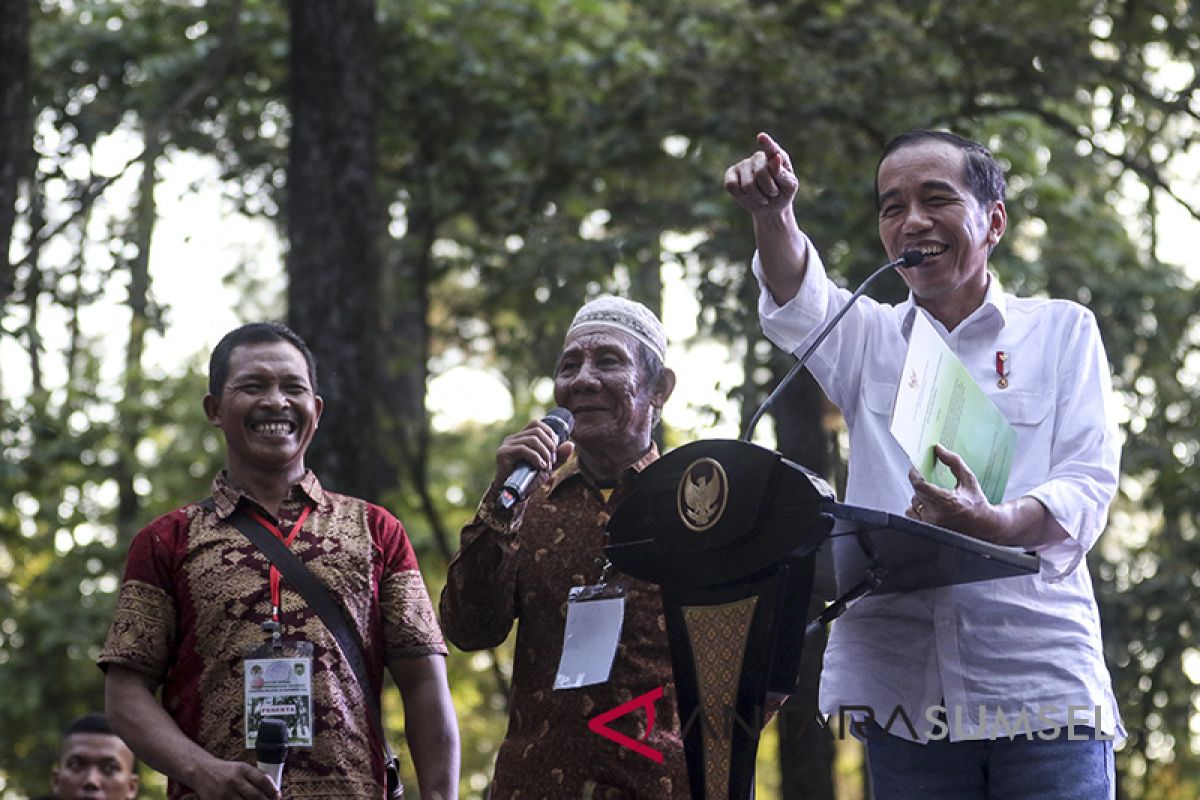 Presiden tegur petani karet yang kampanye di Palembang