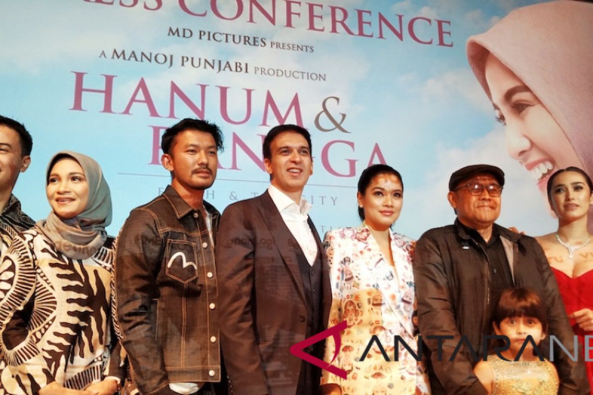 "Hanum & Rangga" mengisahkan perjalanan batin penuh konflik