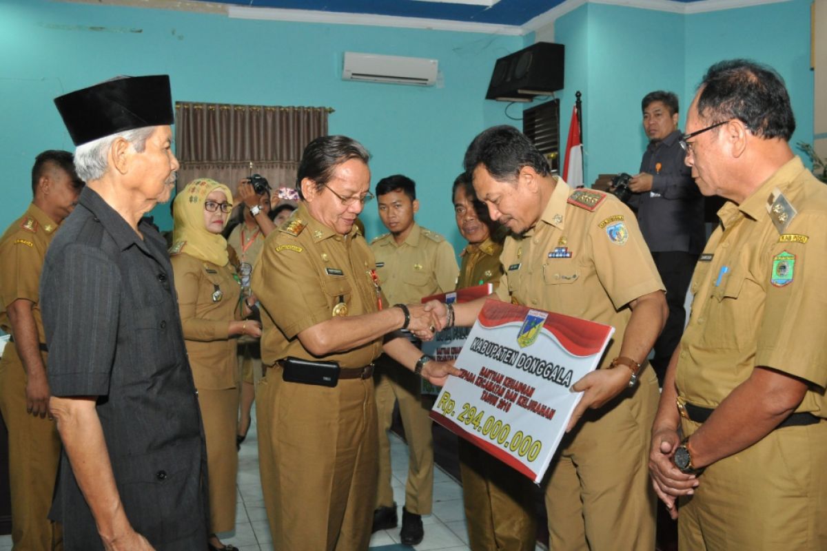 Gubenur Sulteng kucurkan Rp3,6 miliar bantu kecamatan dan kelurahan