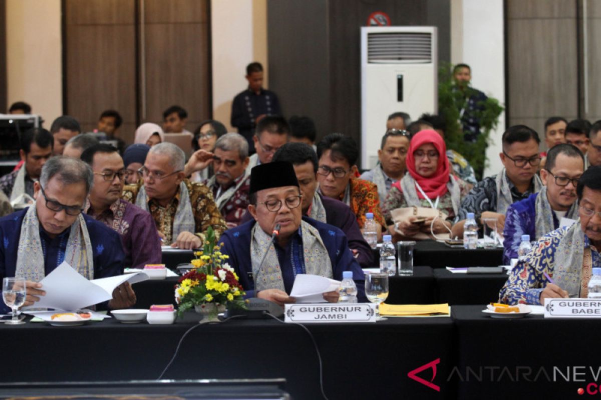 Perlu badan kerjasama gubernur se-Sumatera