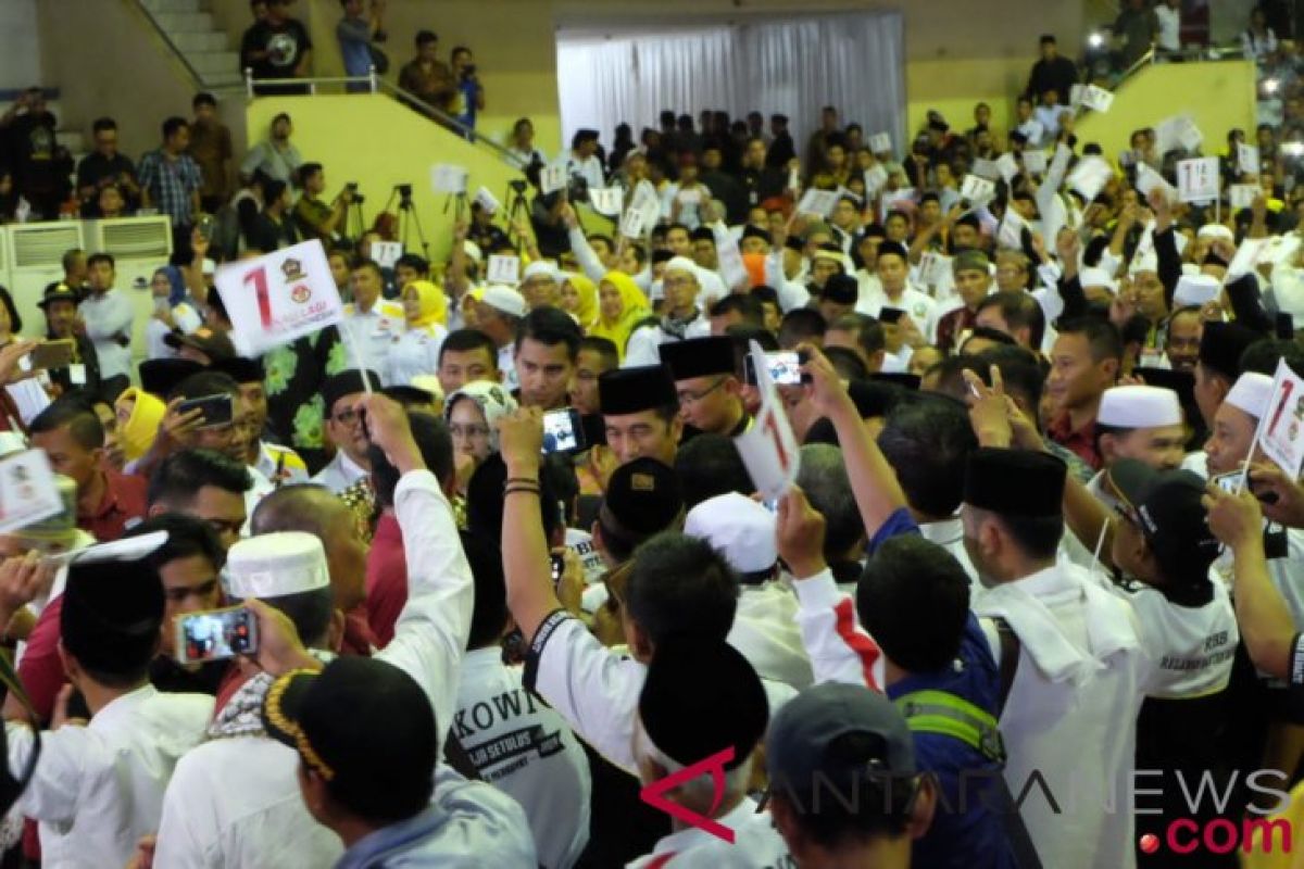 Ribuan massa Banten hadiri deklarasi dukungan kepada Jokowi-Ma'ruf