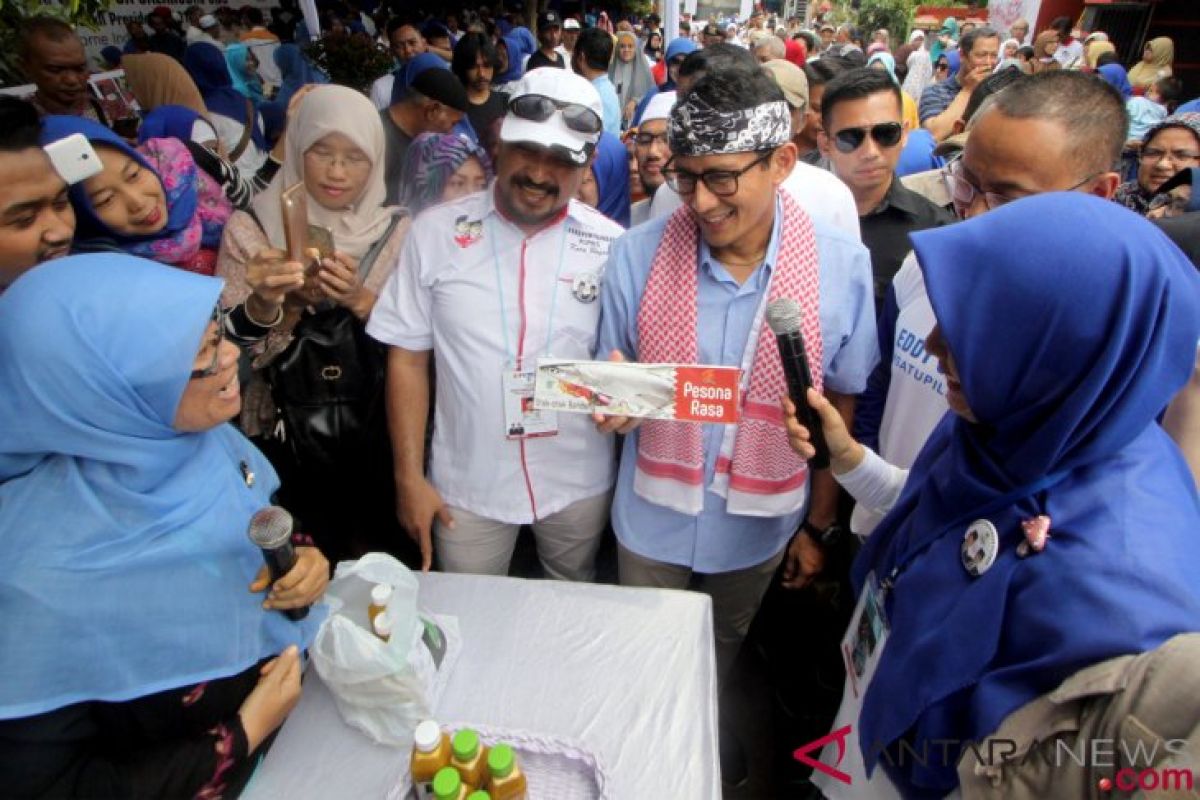 SANDIAGA UNO Kunjungi Sentra UMKM