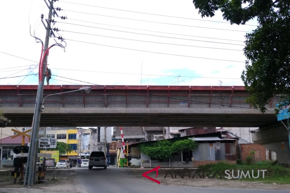 Rel kereta api layang di Sumut beroperasi Maret 2019