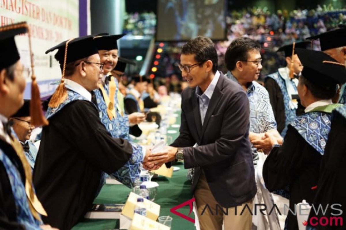 Sandiaga Uno ajak wisudawan Unpas ciptakan lapangan kerja