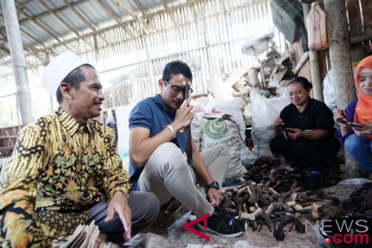 Sandiaga Uno kunjungi sentra kerajinan tanduk di Magelang