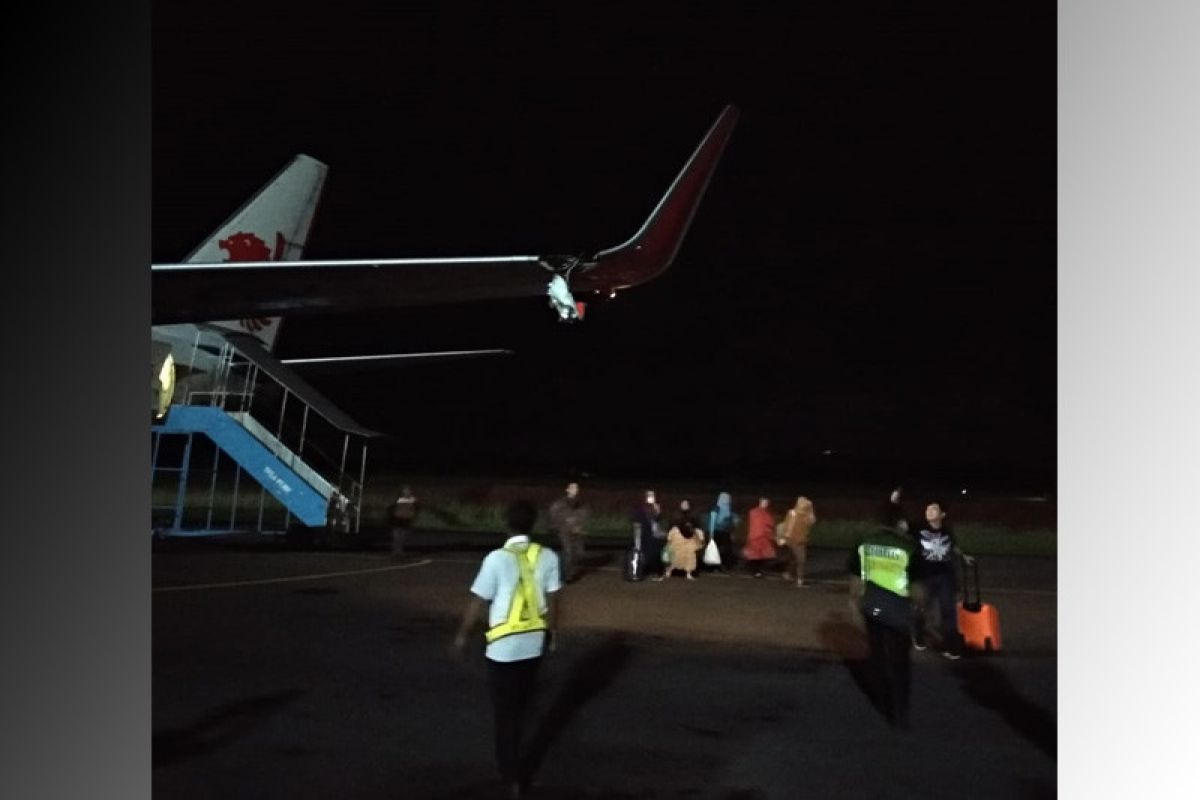 Mau terbang, pesawat Lion Air Bengkulu-Jakarta tabrak tiang