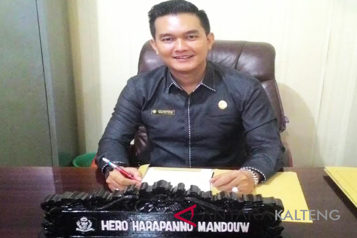 Legislator DPRD Kotim dukung Pemkab sejahterakan guru honor