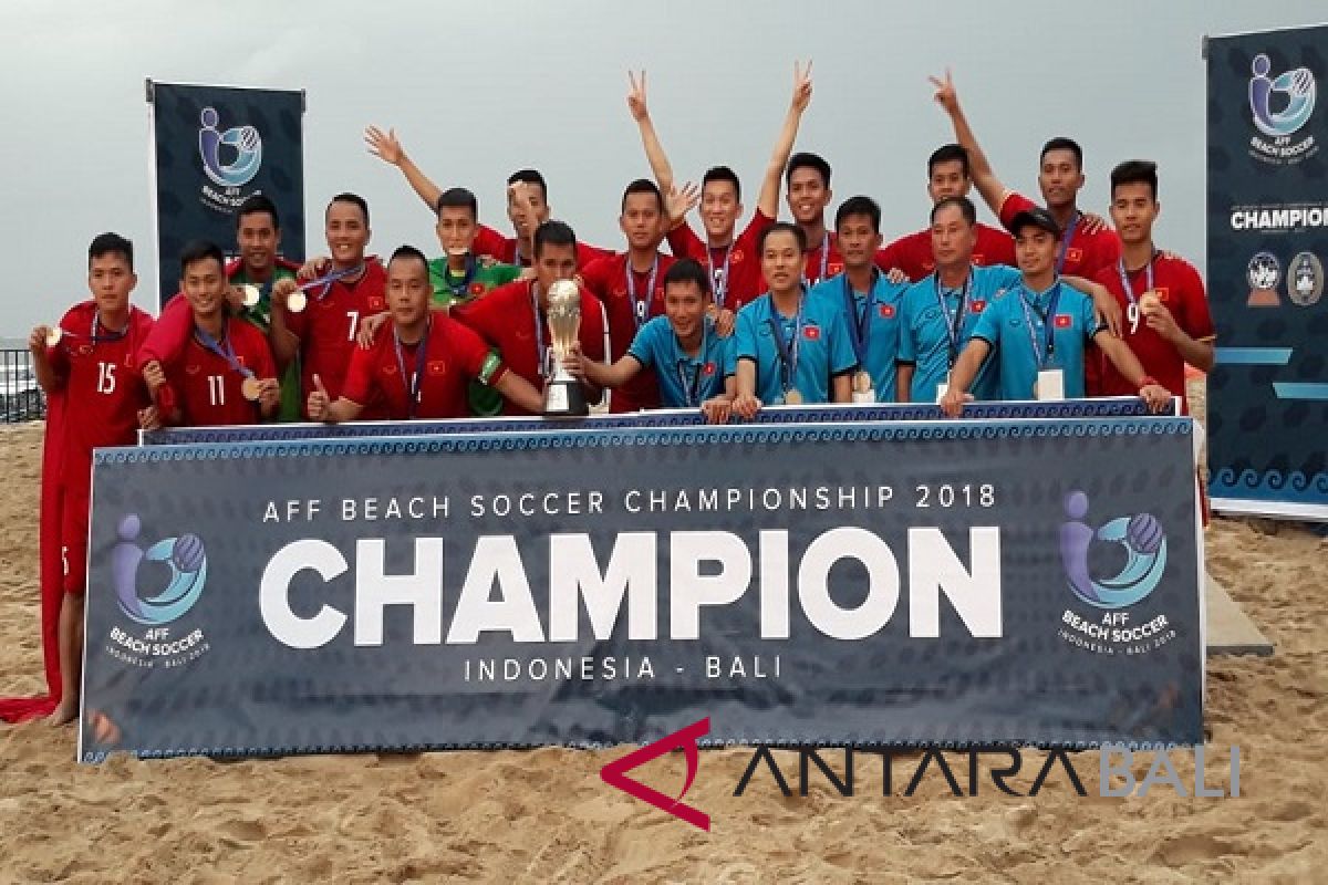 Tim Vietnam juara pertama 