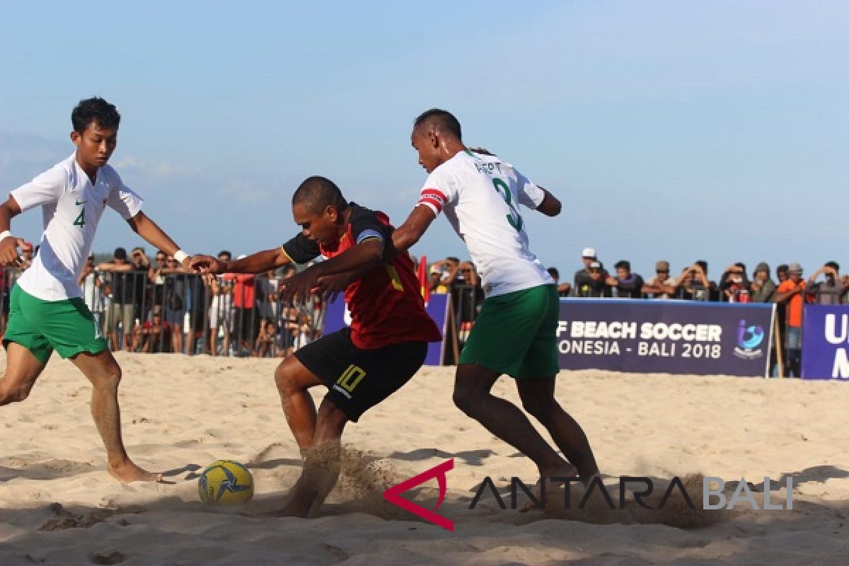 Tim sepak bola pantai Indonesia taklukan Timor Leste 5-2