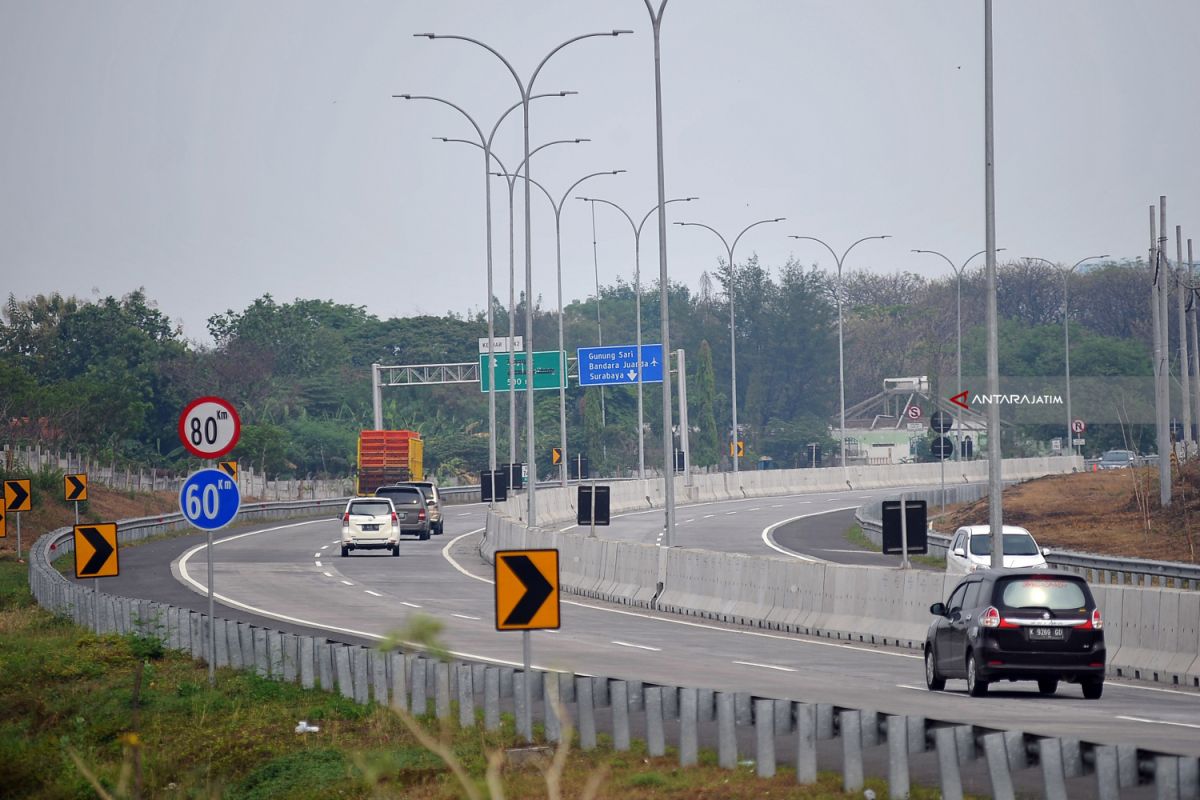 Pakde Karwo: Tak Ada Konsep Ganjil Genap di Jatim