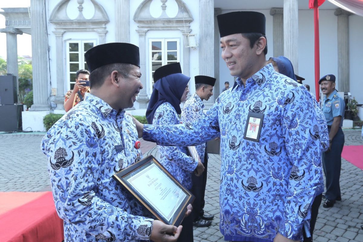 Dinilai berprestasi, PNS Semarang diumrahkan gratis