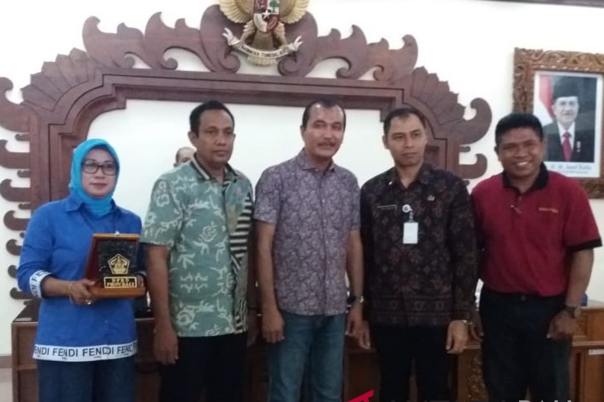 Sekretariat dan wartawan DPRD Sulsel kunker ke DPRD Bali