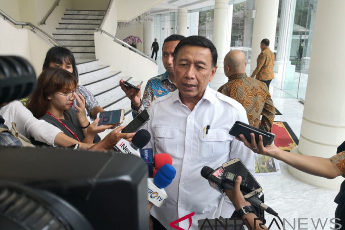 Wiranto sebut masyarakat tak perlu khawatir soal negara punah