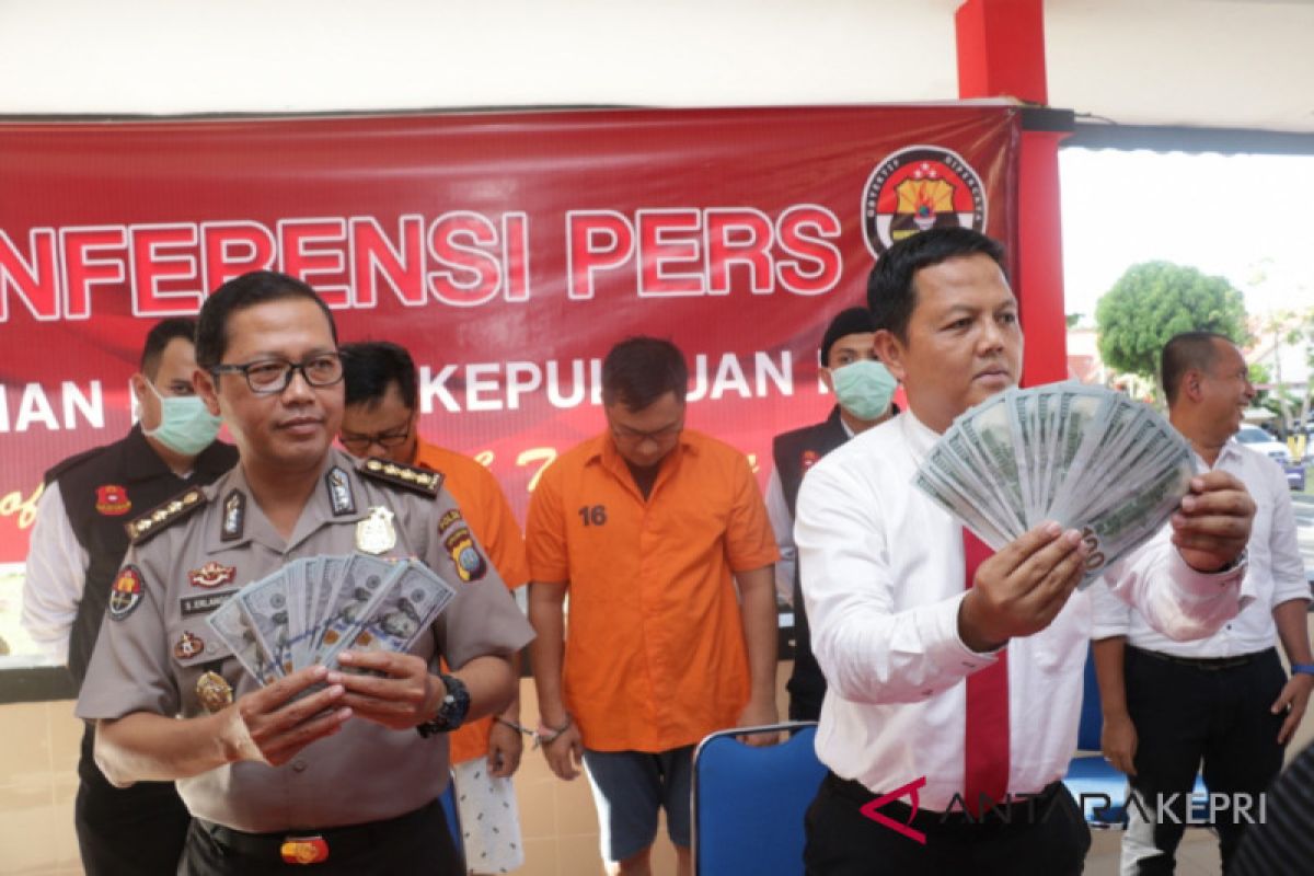 Polda Kepri tangkap kepala KSOP Pulau Sambu