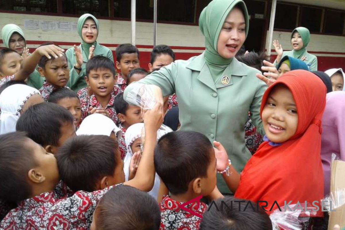 Ketua Persit Kartika Chandra Kirana Kunjungi Lokasi TMMD