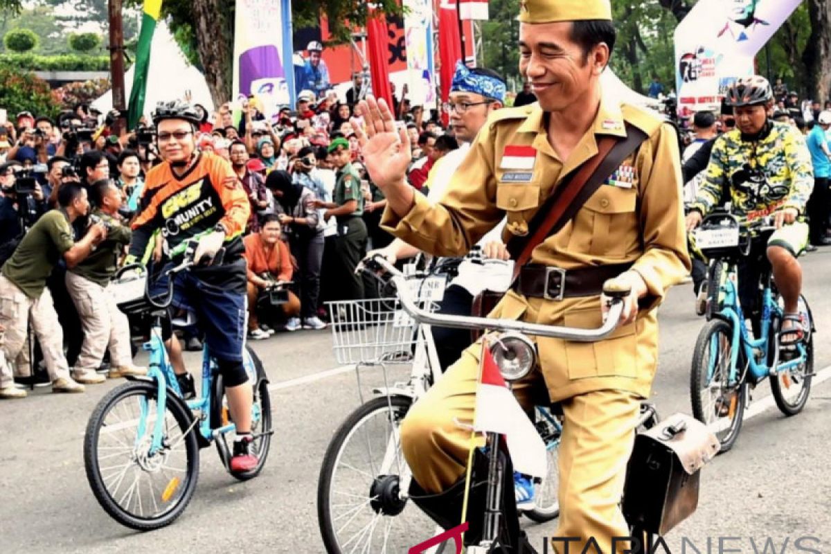 Nitizen ramai bicarakan Jokowi naik onthel di Bandung