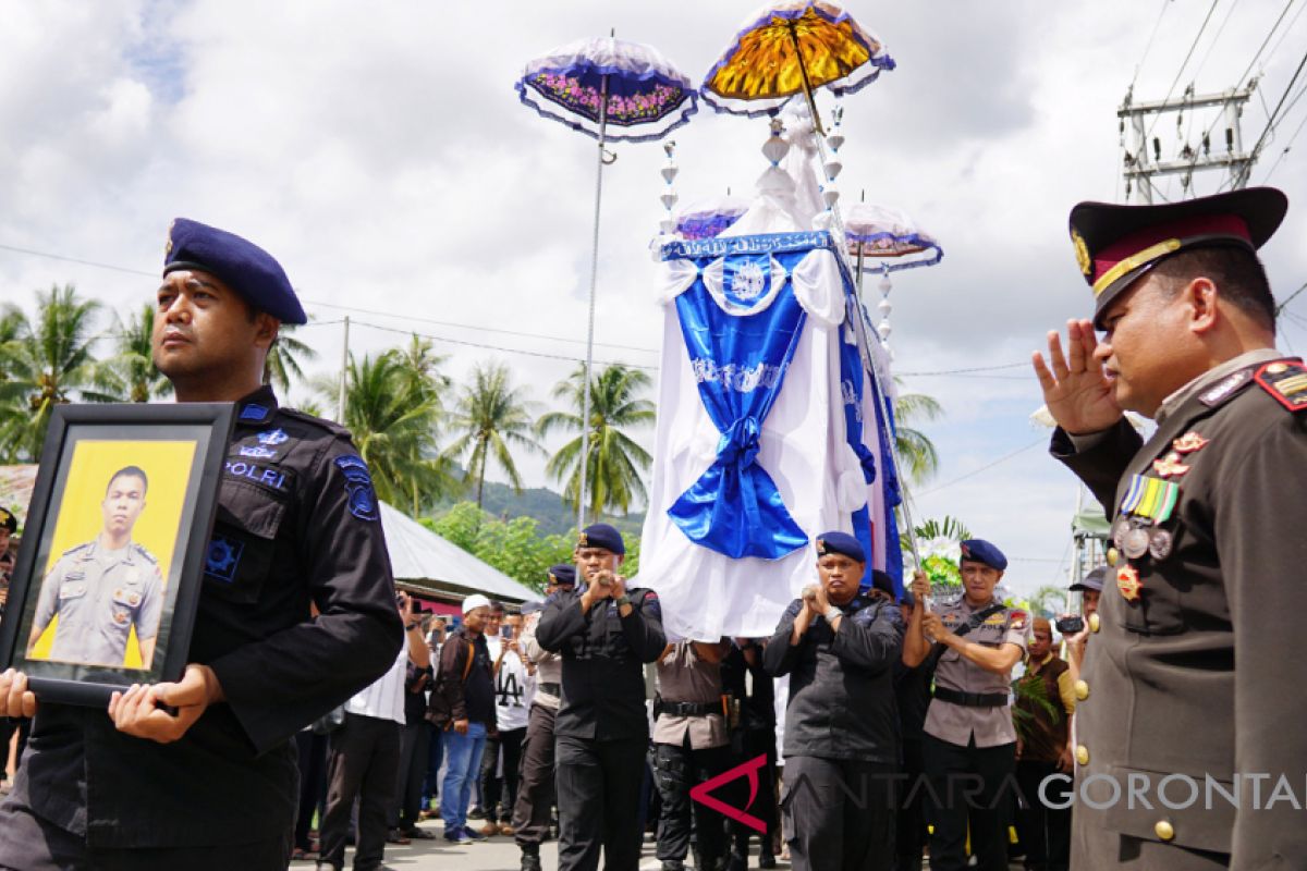 Anggota Brimob Meninggal Di Palu Dimakamkan Kedinasan