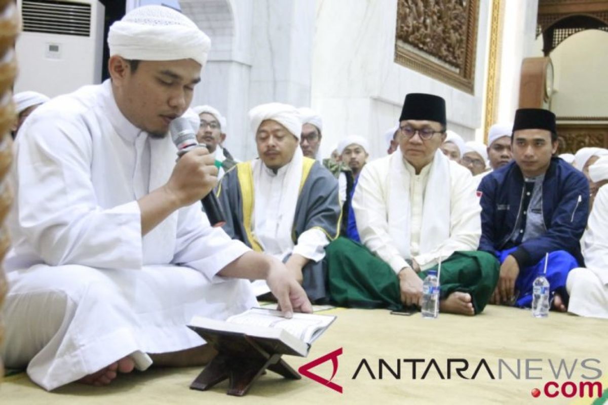 Zulkifli Hasan ingatkan umat Islam untuk bersatu