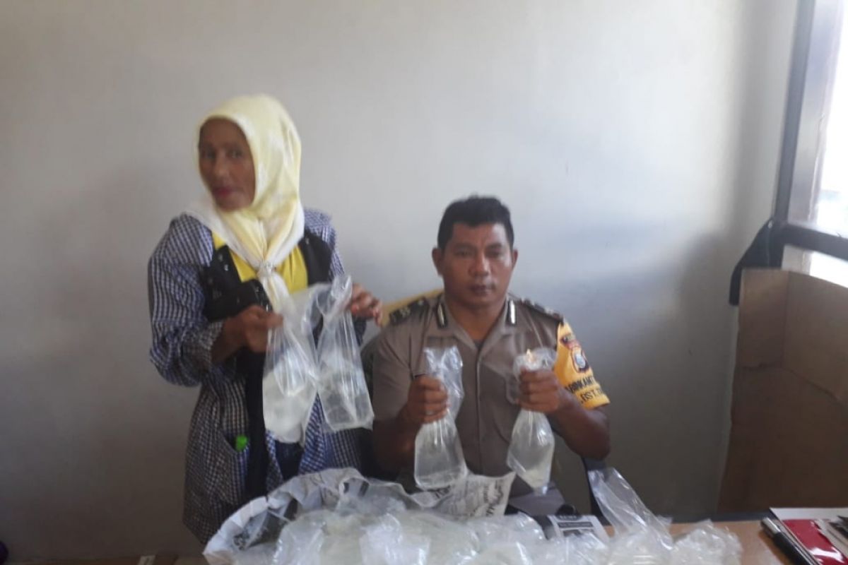 Polisi Ternate tangkap pelaku penyelundupan minuman keras