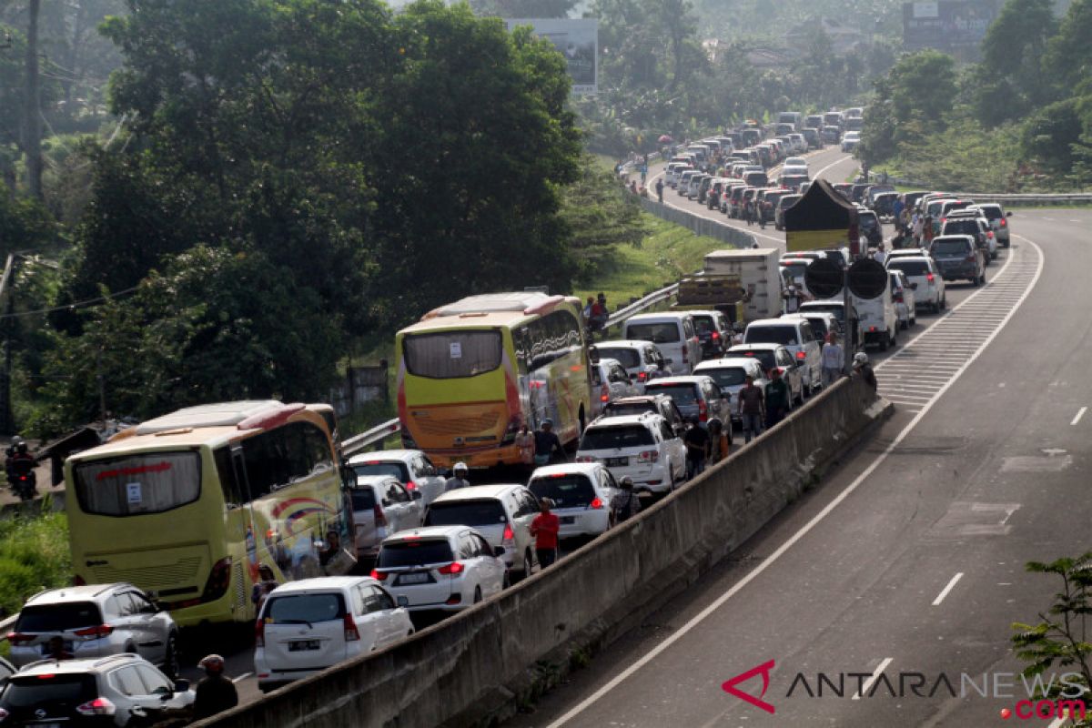 Puncak sering macet,  pengelola objek wisata temui Bupati Bogor