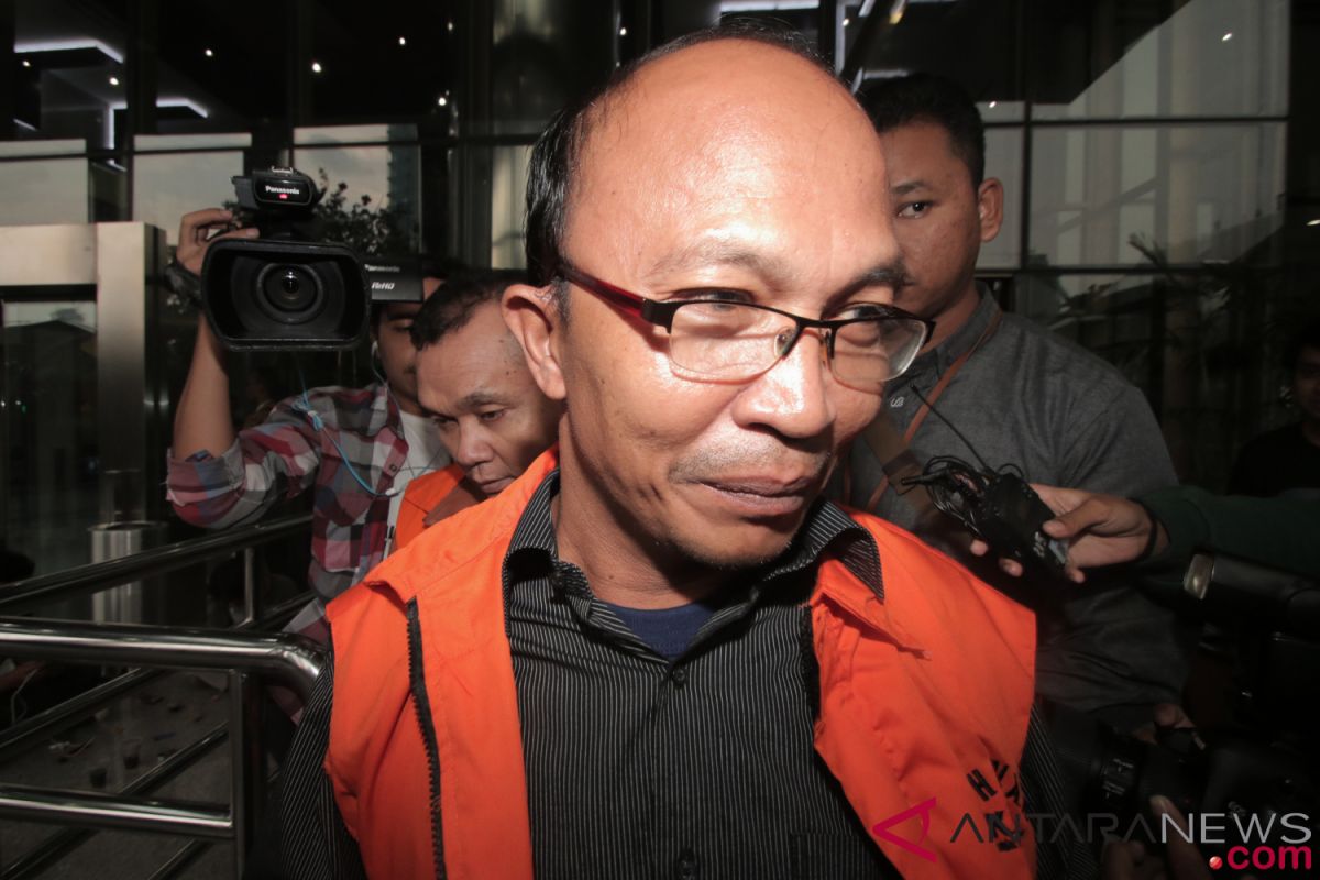 KPK perpanjang penahanan empat tersangka DPRD Sumut