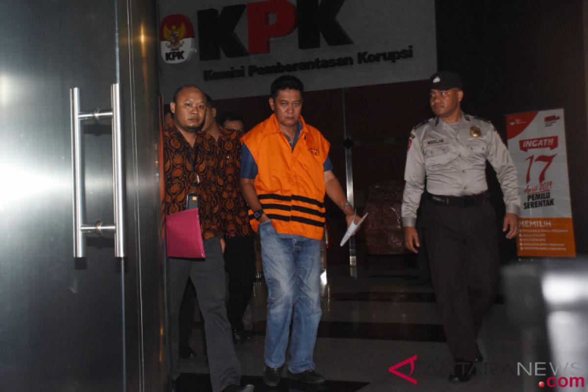 KPK arrests four suspects in case of bribing judges