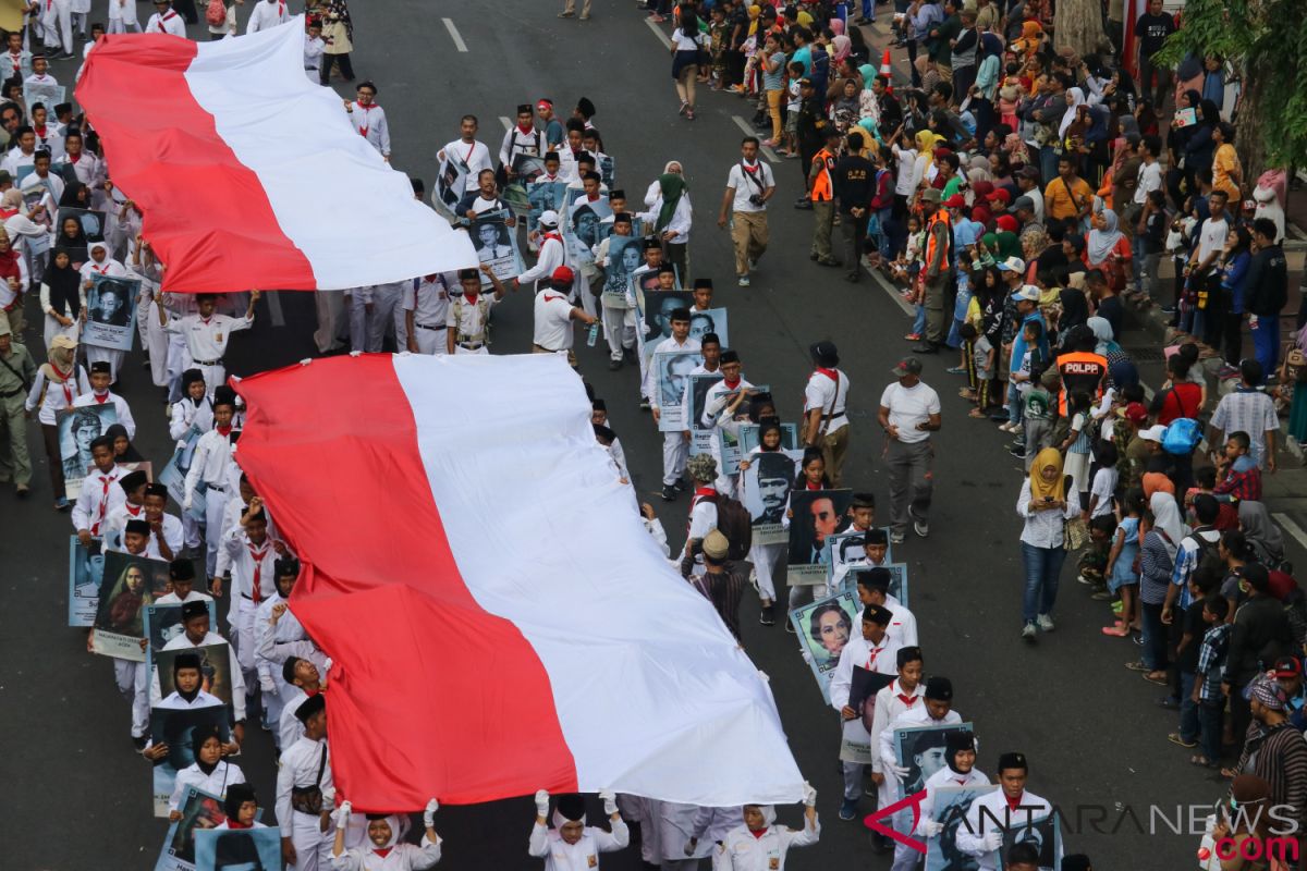 Ribuan peserta ramaikan  Parade Surabaya Juang  2018